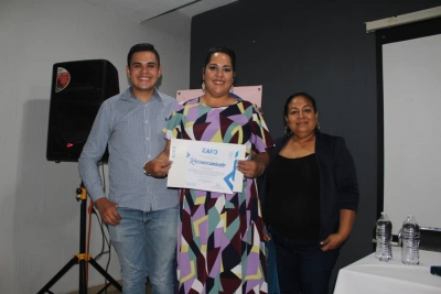 Presentan libro “Laberinto de Emociones”