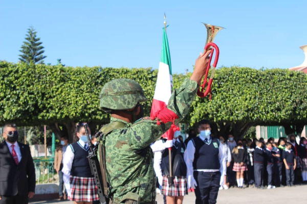 Ceremonia de Incineración y Abanderamiento de la Primaria “Miguel Hidalgo y Costilla”