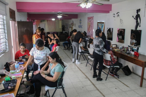 Continúan los talleres de Automaquillaje y Maquillaje Profesional en Zapotiltic