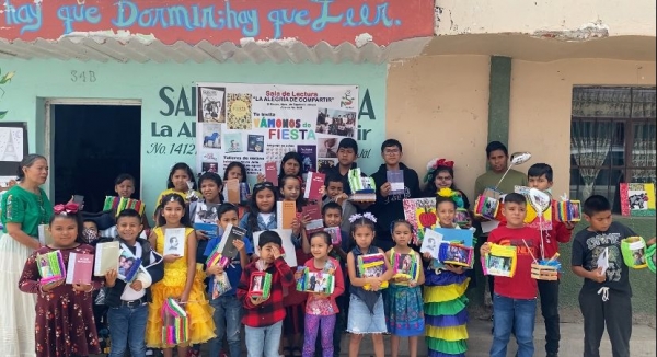 CECA Jalisco donó material de lectura a Zapotiltic